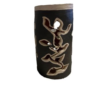 Vase painted by hand.